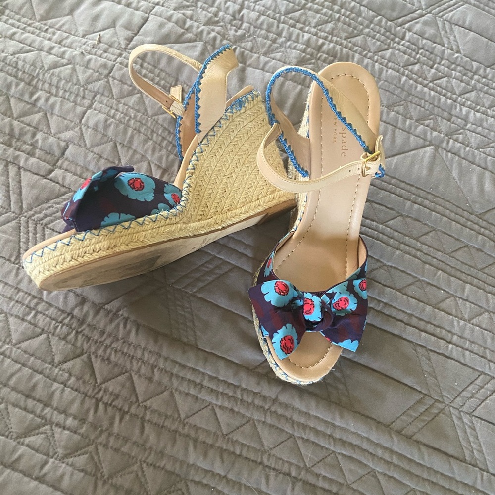 Kate Spade ♠️ floral wedges